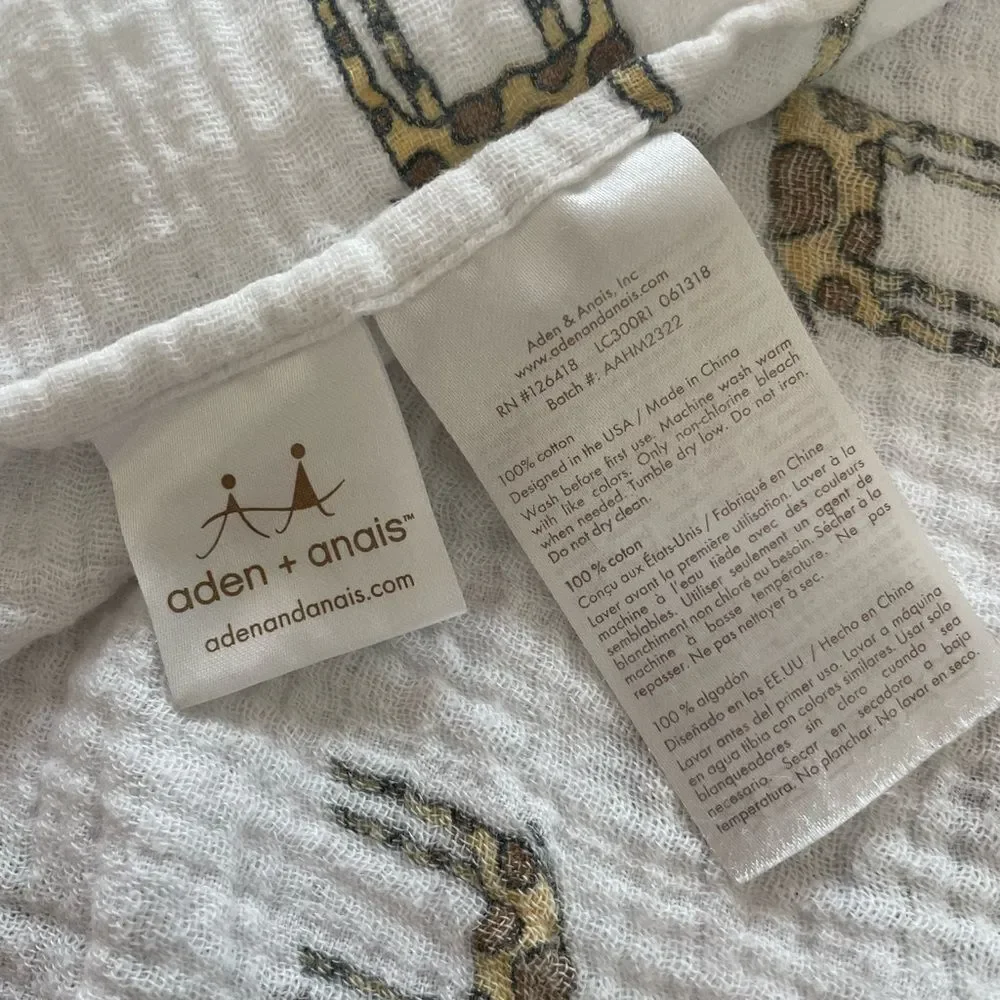 aden + anais Giraffe Print Swaddle Blanket